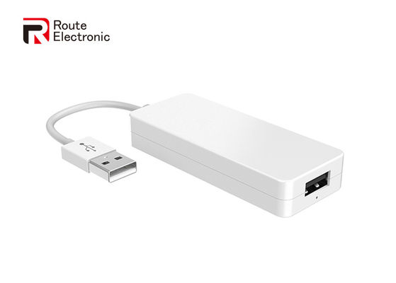 Acessórios eletrônicos automotivos plug and play , Dongle de reprodução de carro de plástico branco preto